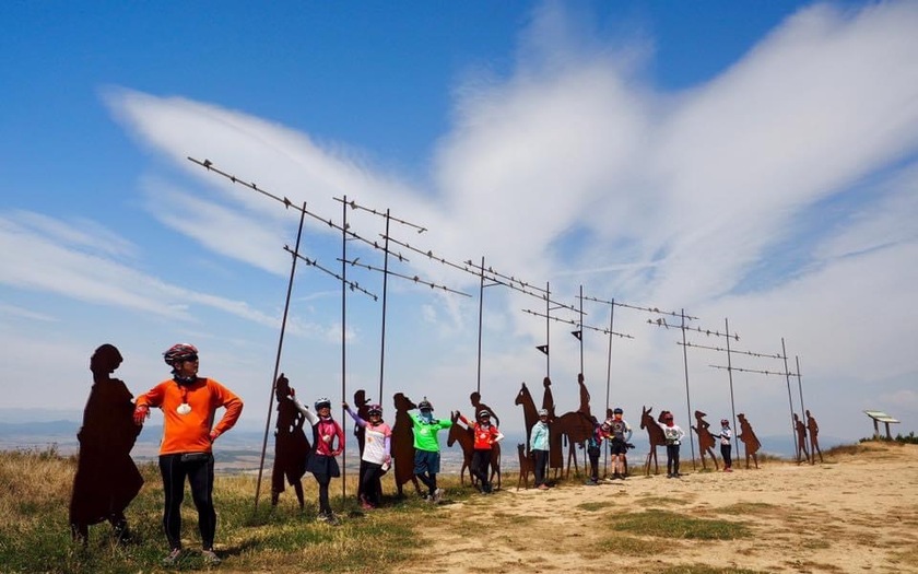 運動與健康,單車騎行,單車旅行,台灣車友,台灣脊梁山脈雙塔縱騎,山海戀單車,單車看見台灣,山海戀車友故事,退休人生不自限